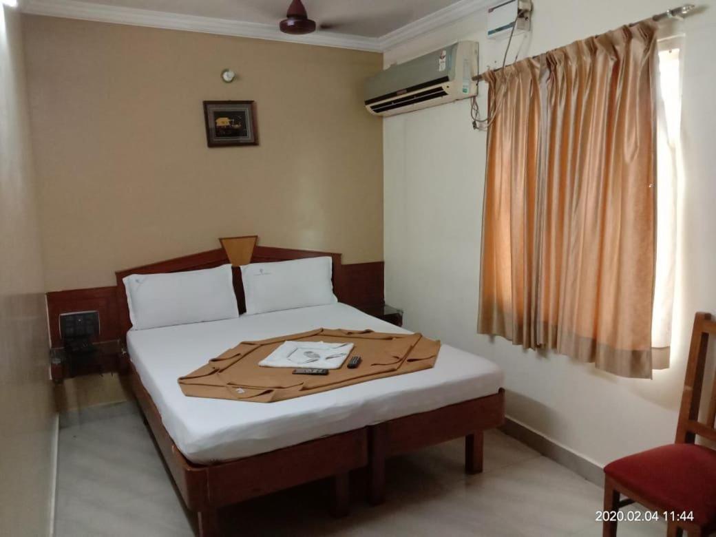 Central Residency Hotel Chennai Exterior photo